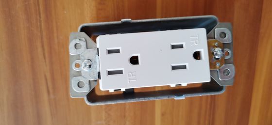 3 4 Gang Montage Halter Ausgangskiste fournisseur